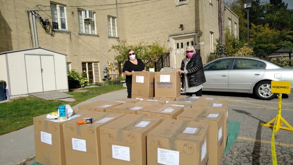 Richmond Hill United Church shipment to DFC Thunder Bay with some helpers